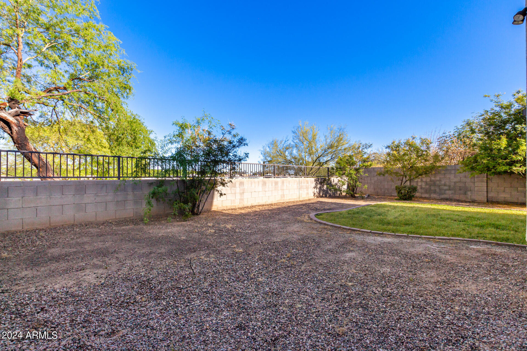 17255 N 184th Drive - Photo 39
