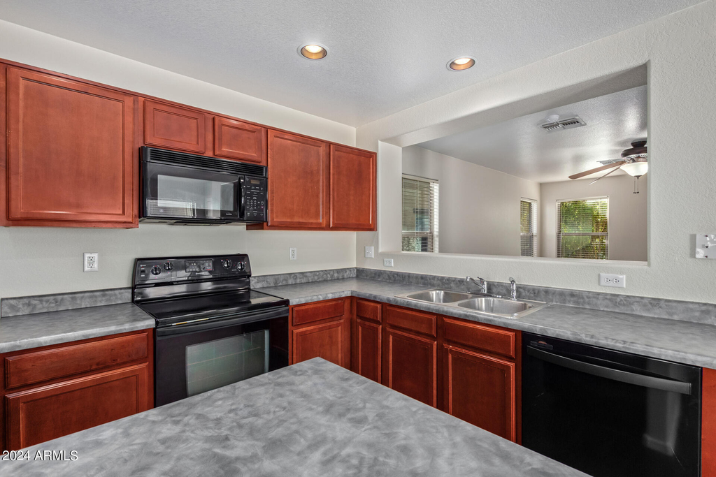 17255 N 184th Drive - Photo 16