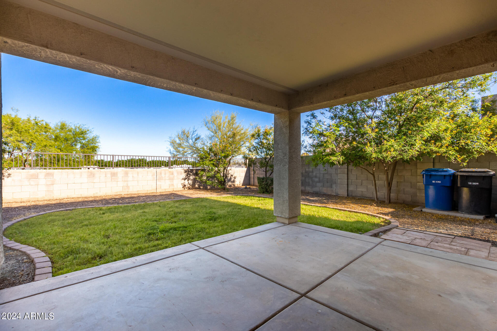 17255 N 184th Drive - Photo 37