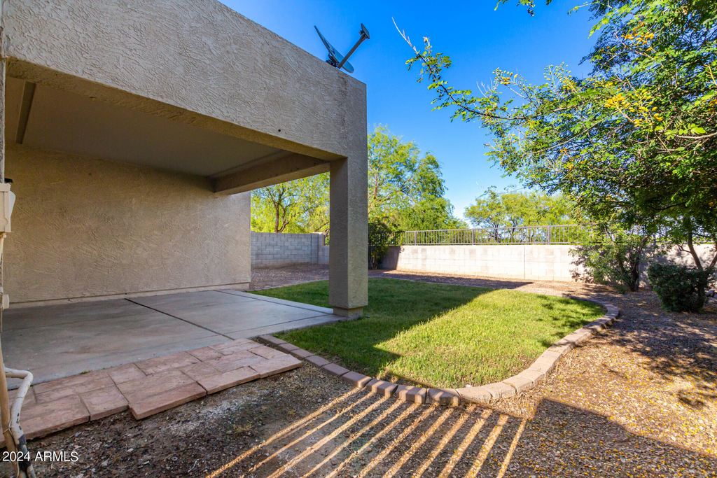 17255 N 184th Drive - Photo 38