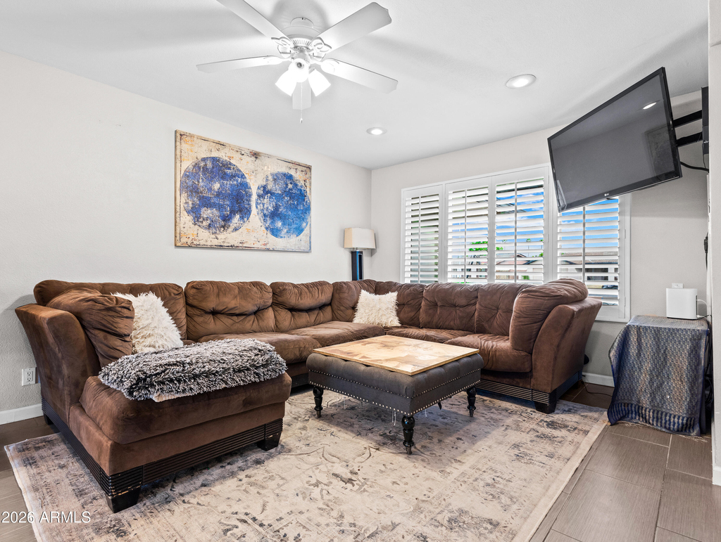 2612 W Osage Circle - Photo 2
