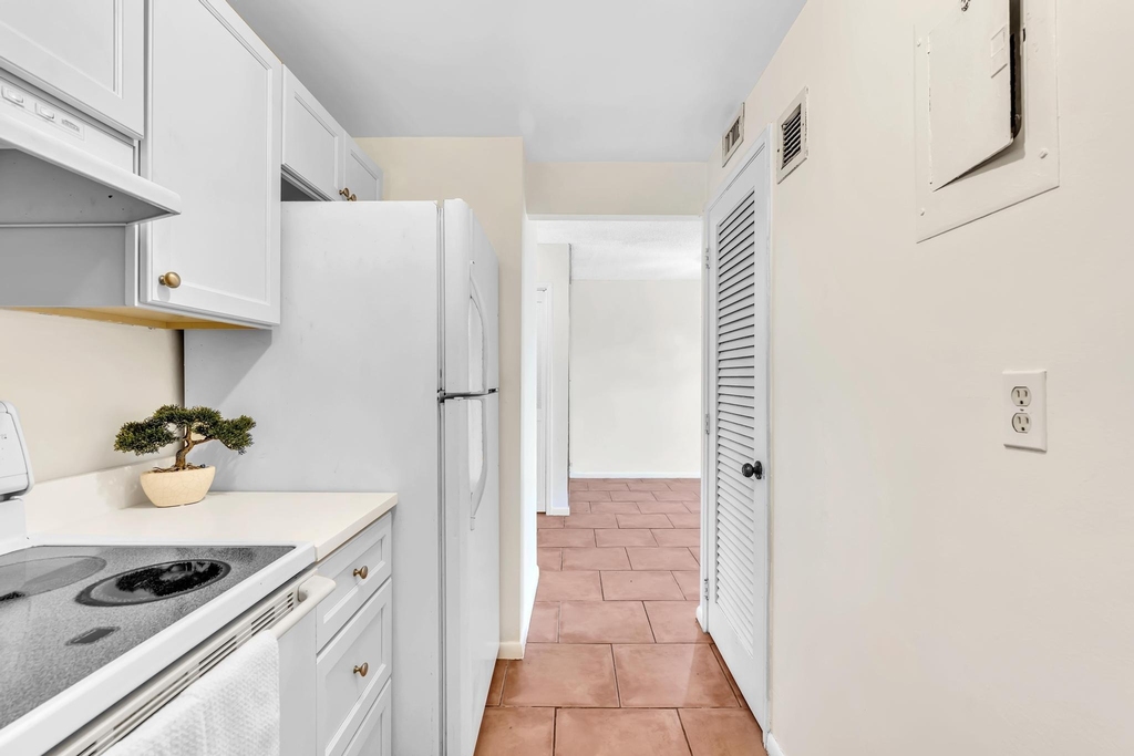 900 Ne 18th Avenue - Photo 10