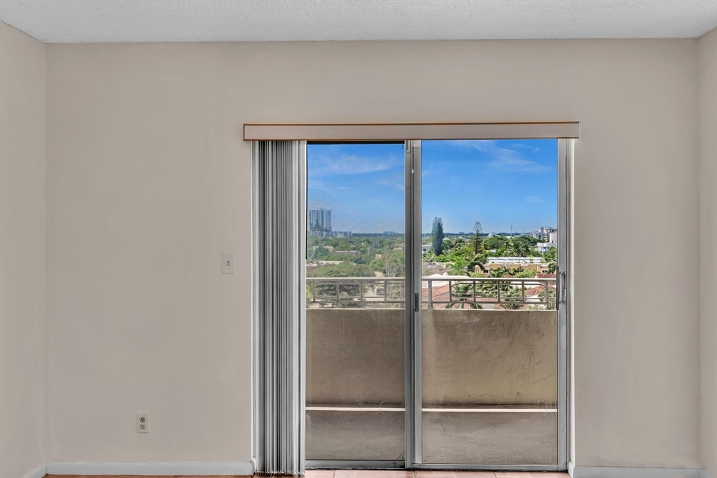 900 Ne 18th Avenue - Photo 16