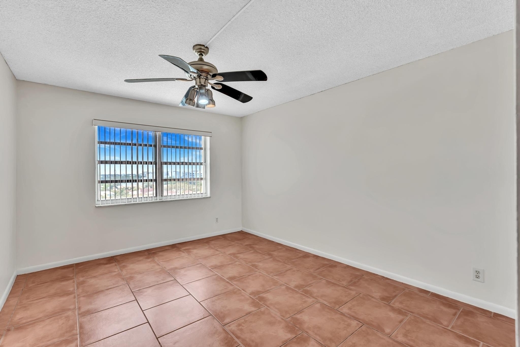 900 Ne 18th Avenue - Photo 18