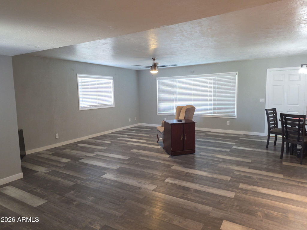 908 N Queen Mary Way - Photo 4