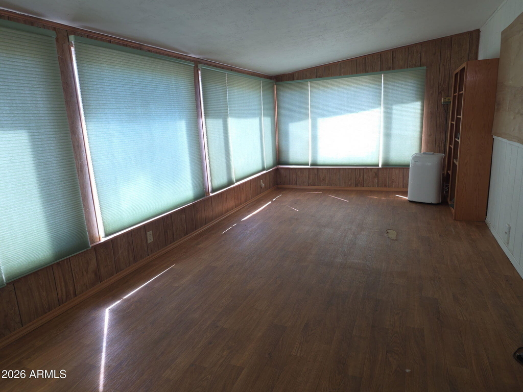908 N Queen Mary Way - Photo 7