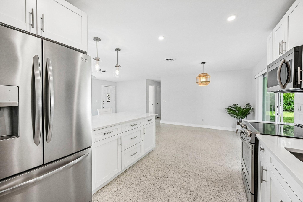 371 Saturn Avenue - Photo 3
