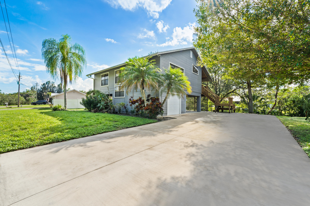 8070 Se River Lane - Photo 0