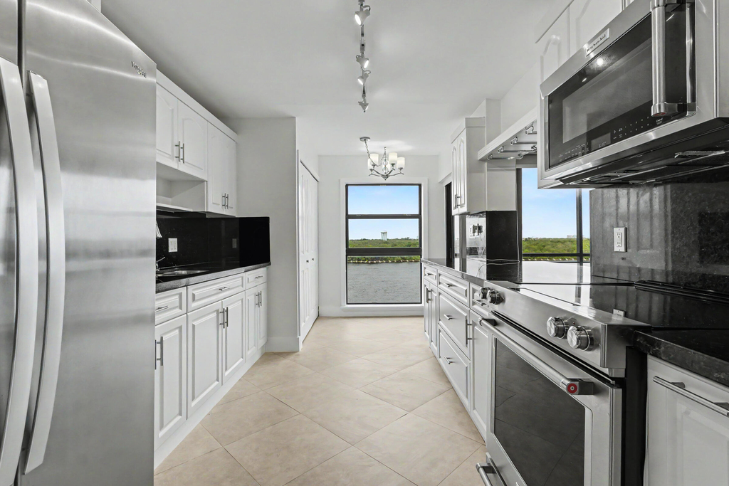 3200 N Ocean Drive - Photo 1