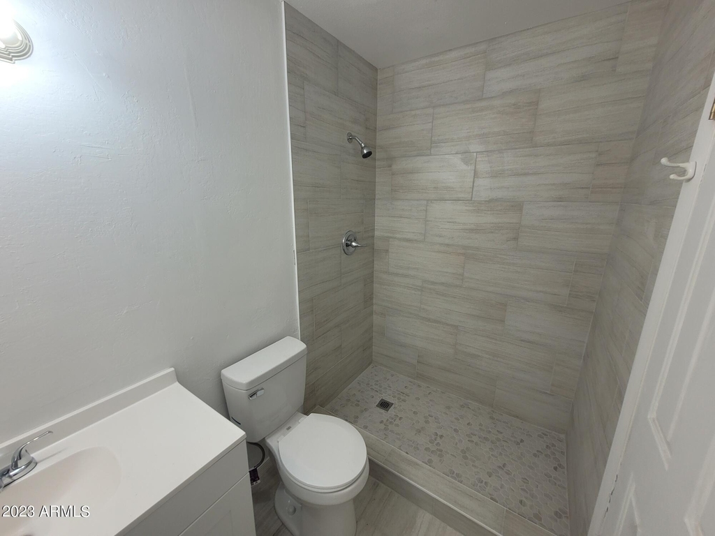 4667 N 21st Avenue - Photo 8