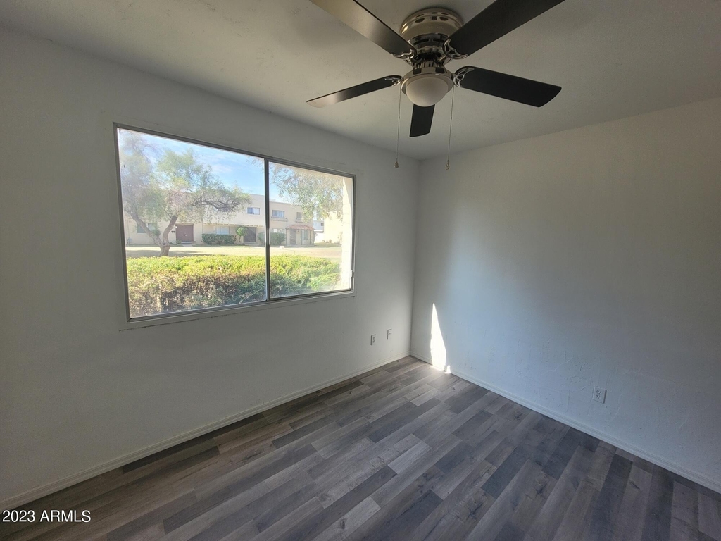 4667 N 21st Avenue - Photo 6