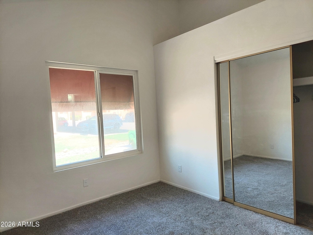 2140 E 10th Street - Photo 16