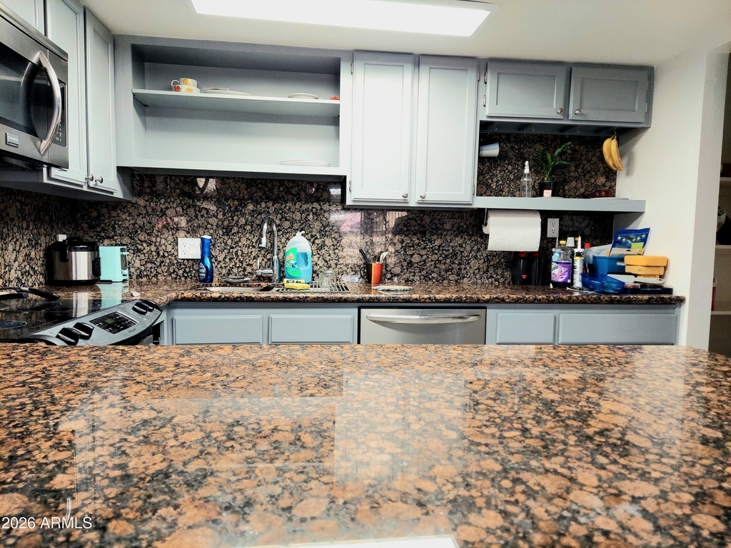 2140 E 10th Street - Photo 5