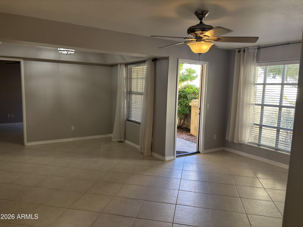1333 E Morten Avenue - Photo 6