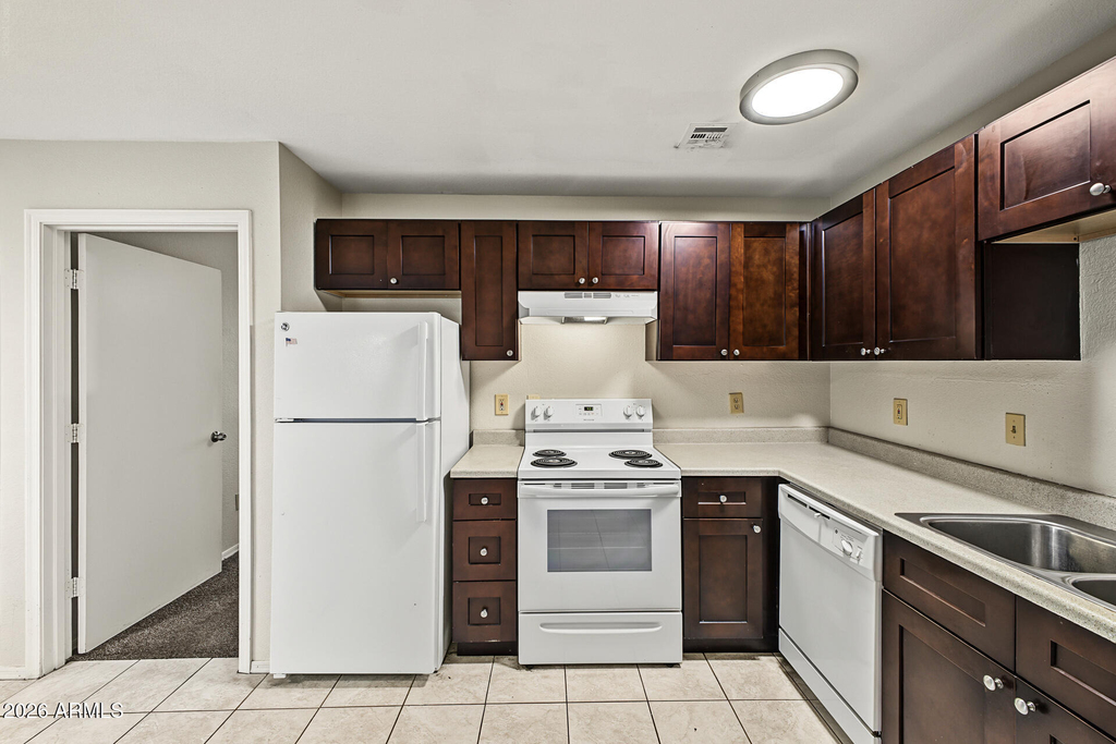 16033 N 25th Street - Photo 4