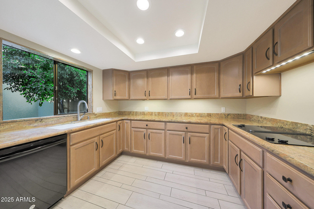 2422 E Oregon Avenue - Photo 7