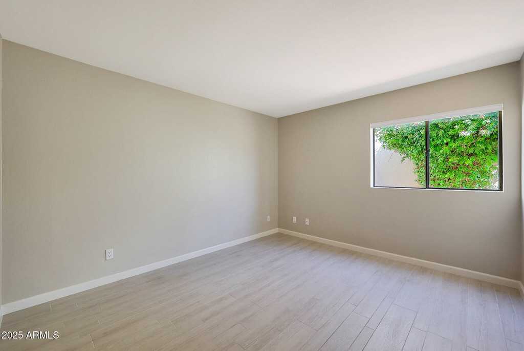 2422 E Oregon Avenue - Photo 22