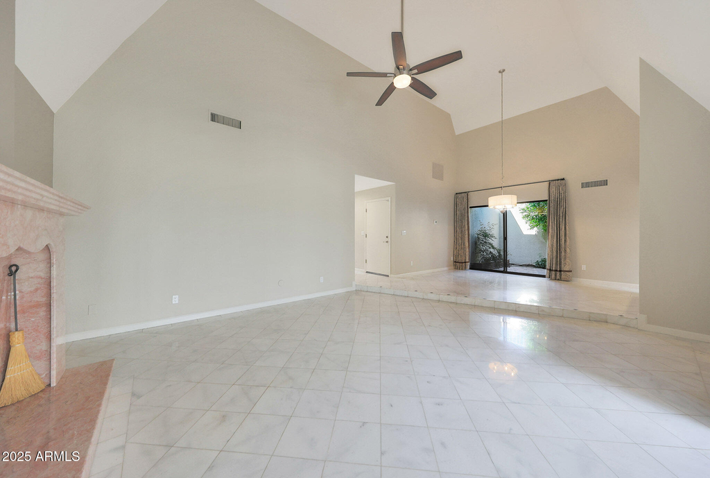 2422 E Oregon Avenue - Photo 2