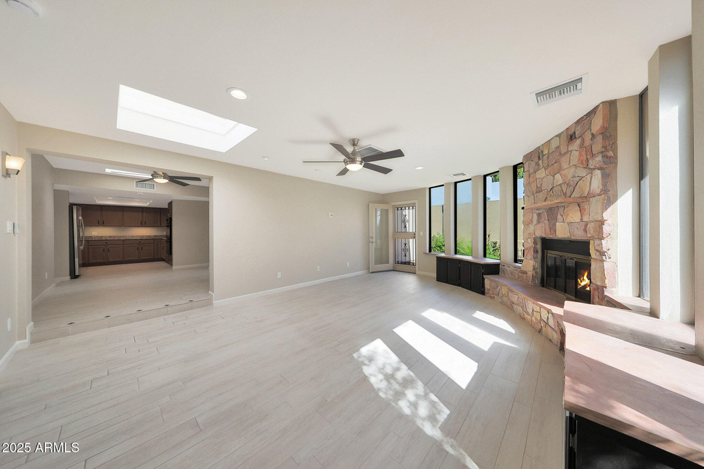 2422 E Oregon Avenue - Photo 12