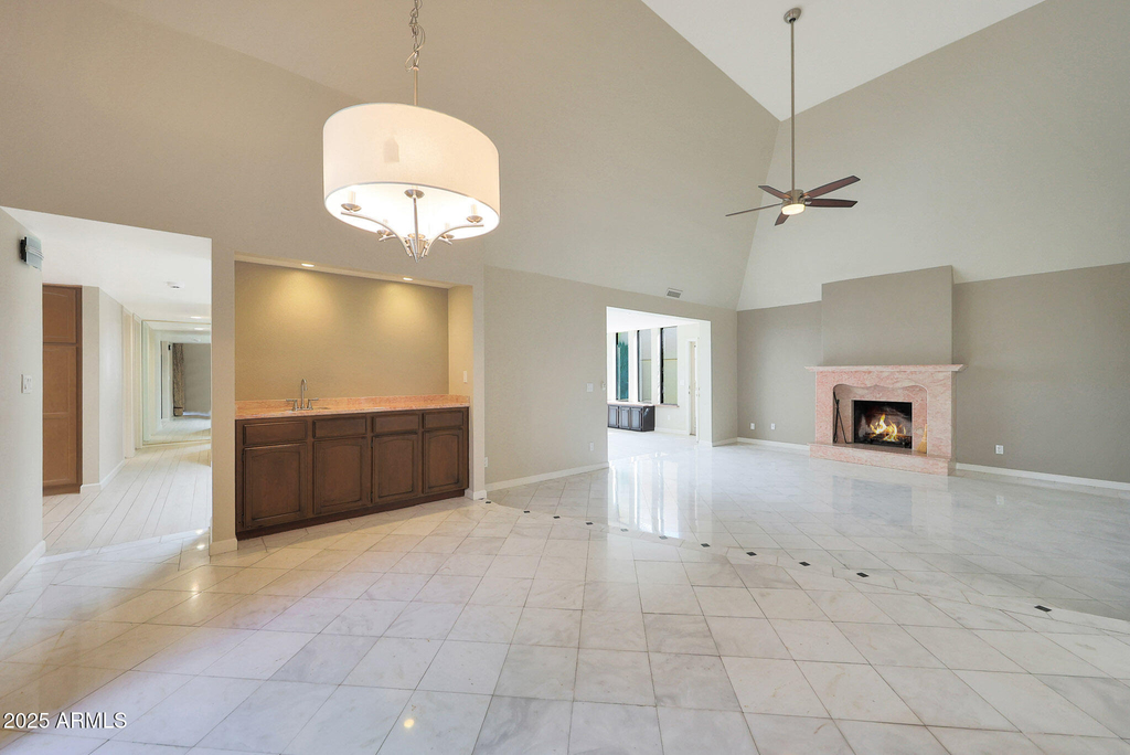 2422 E Oregon Avenue - Photo 3