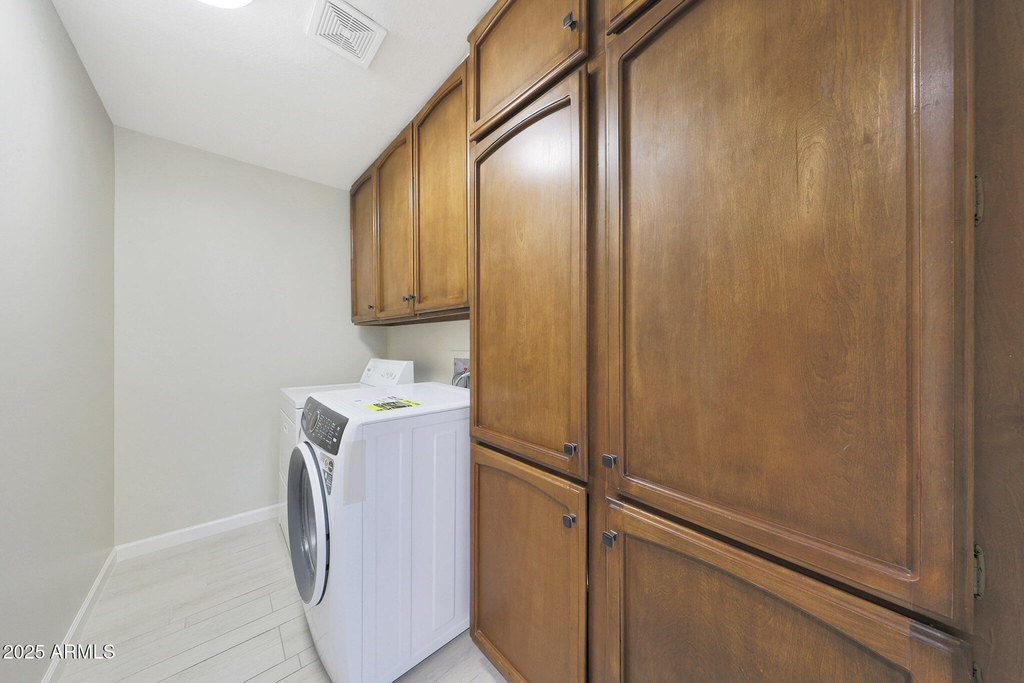 2422 E Oregon Avenue - Photo 10