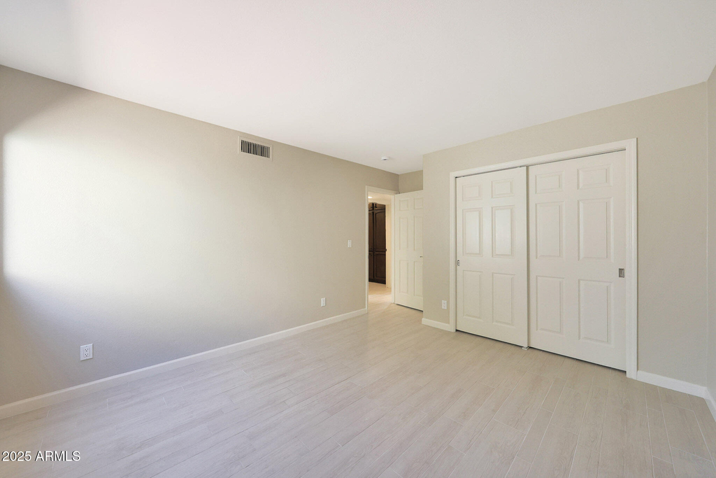 2422 E Oregon Avenue - Photo 23
