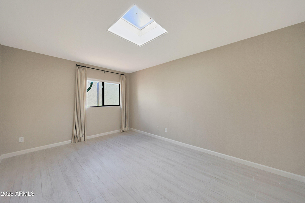 2422 E Oregon Avenue - Photo 18
