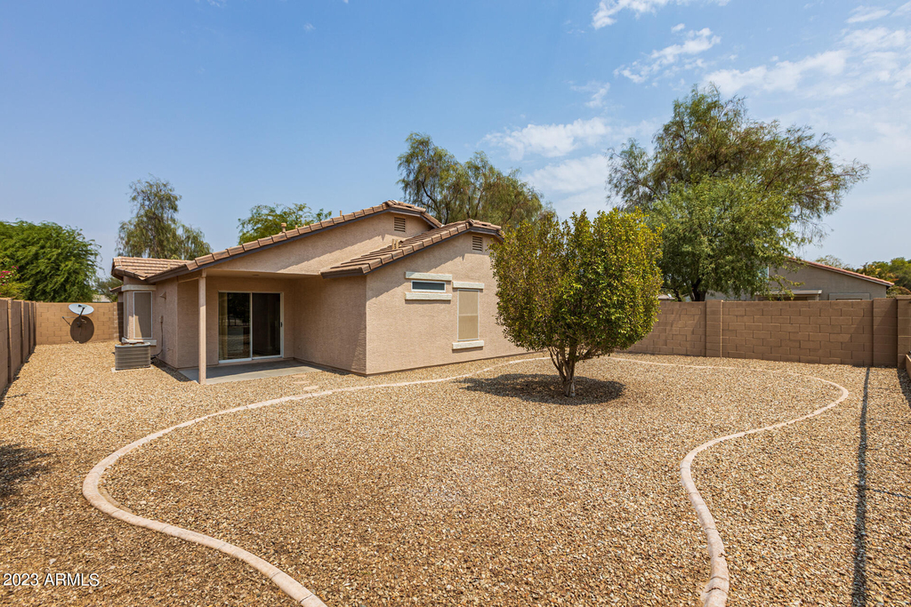 15193 W Adams Street - Photo 21