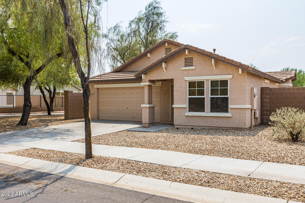 15193 W Adams Street - Photo 2