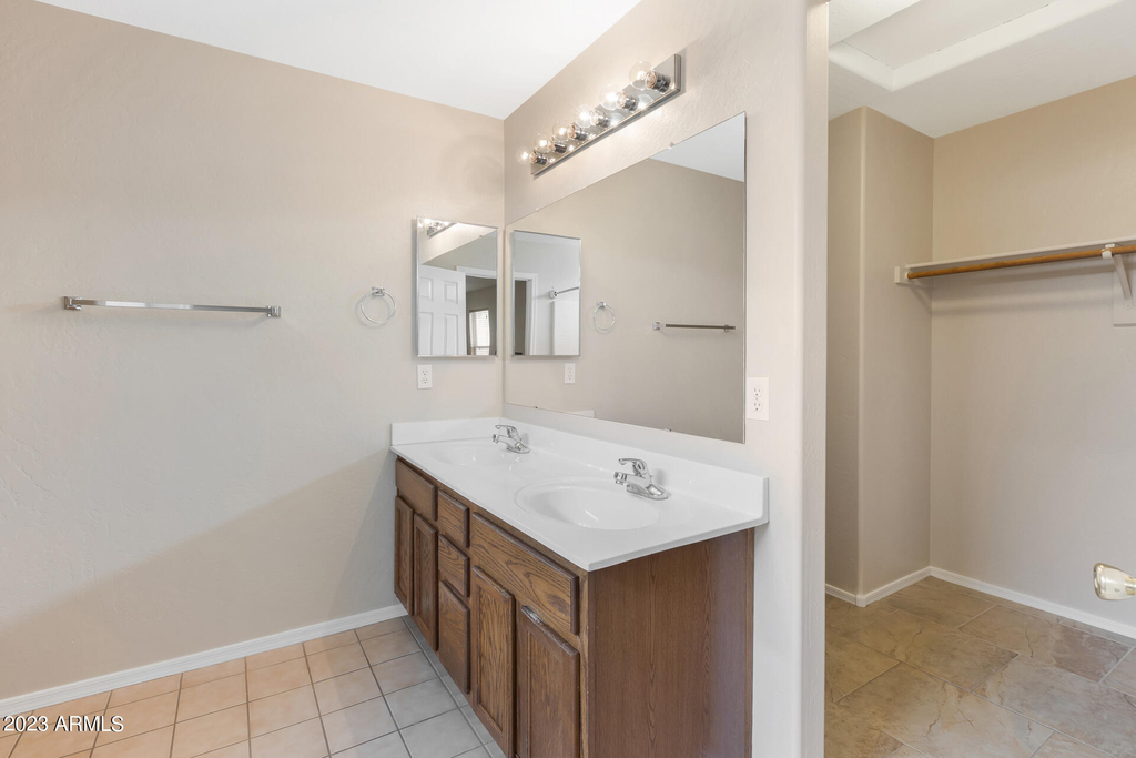 15193 W Adams Street - Photo 14