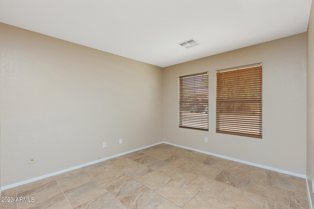 15193 W Adams Street - Photo 19