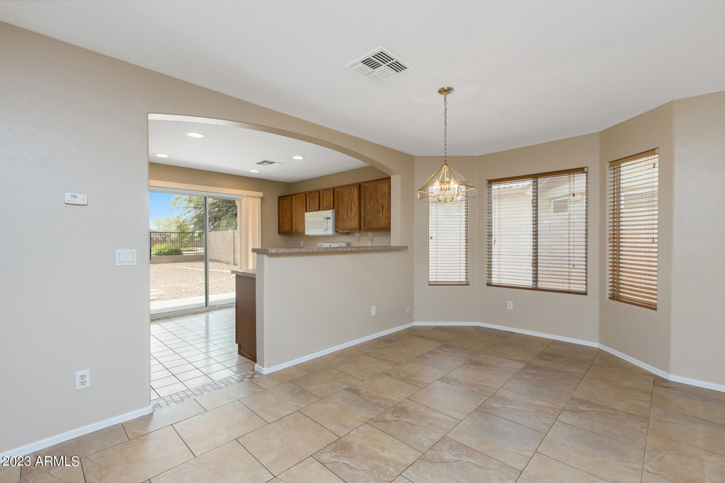15193 W Adams Street - Photo 8