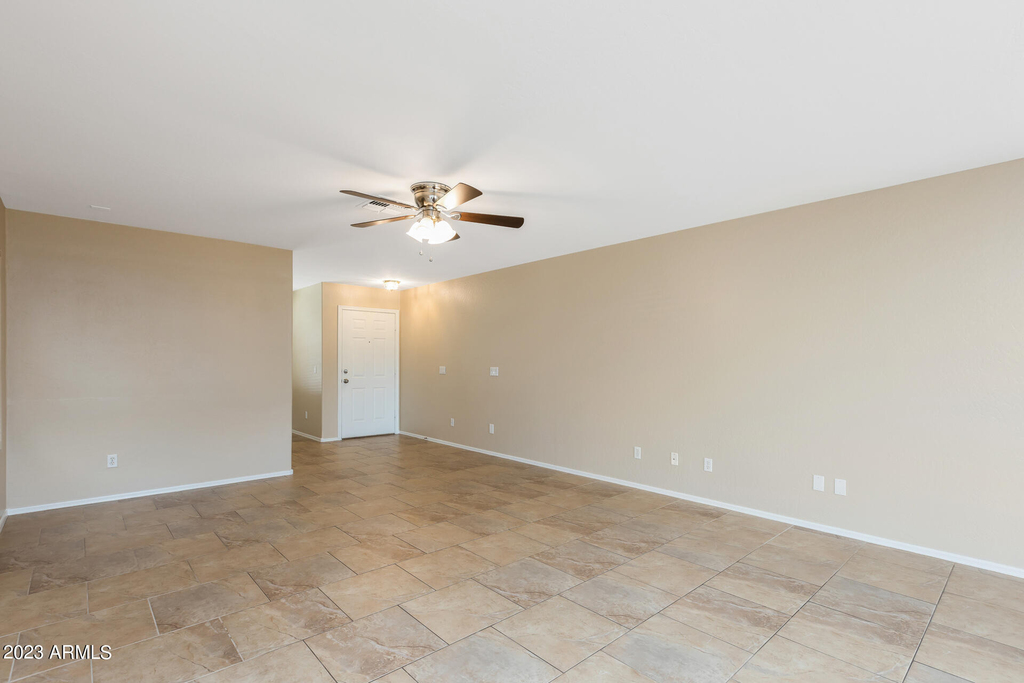 15193 W Adams Street - Photo 6