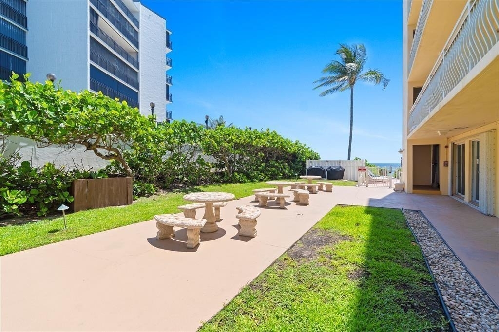 1161 Hillsboro Mile - Photo 11