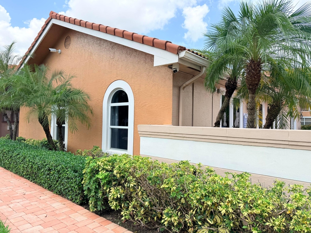 8801 Wiles Road - Photo 17