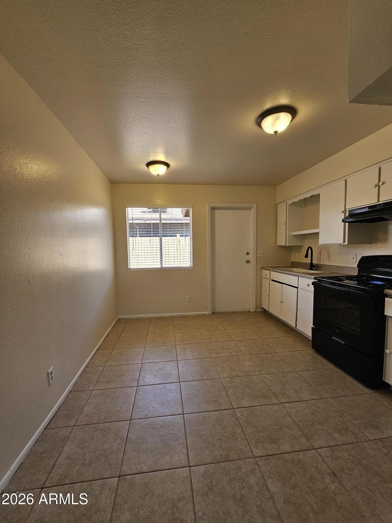 2222 E Broadway Road - Photo 0