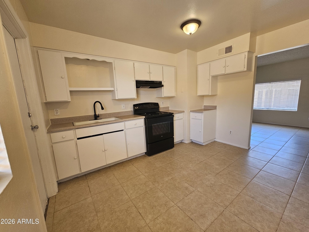 2222 E Broadway Road - Photo 1