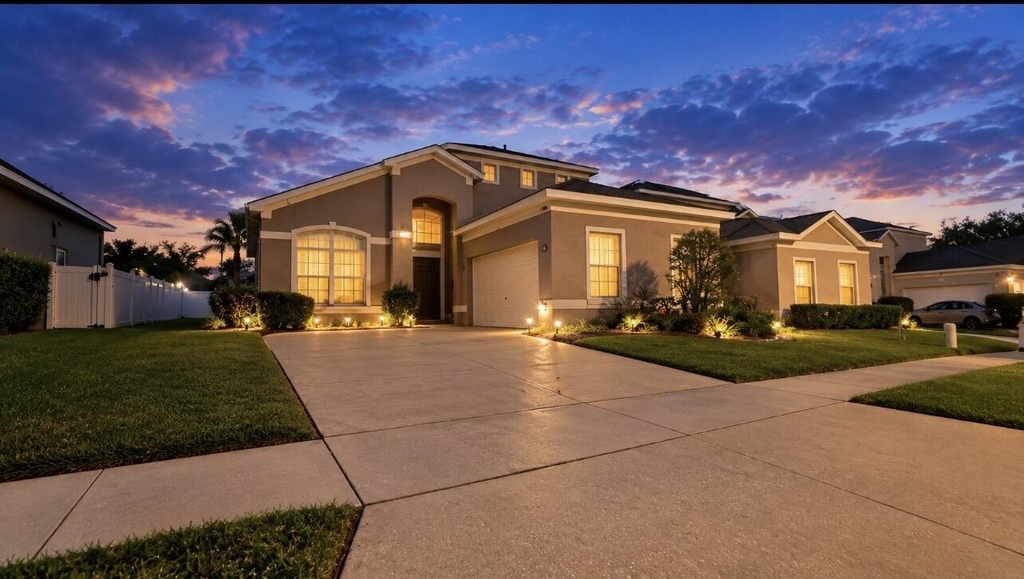 209 Castlemain Circle - Photo 0