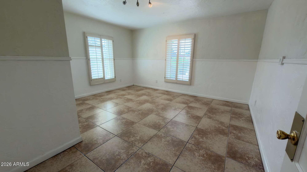 8238 E Thomas Road - Photo 7