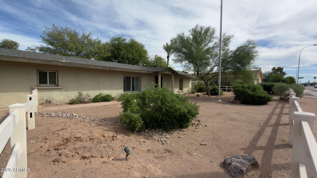 8238 E Thomas Road - Photo 0