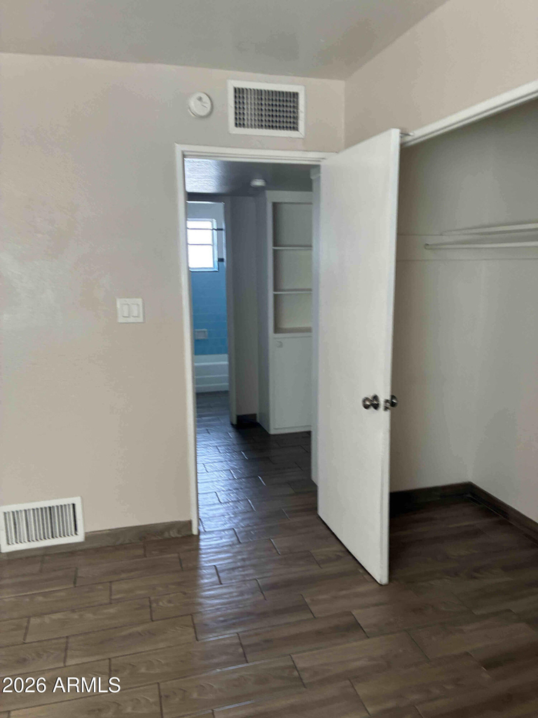 726 W 12th Place - Photo 9