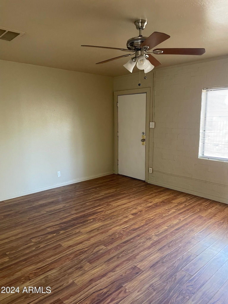 1222 W Roosevelt Street - Photo 2
