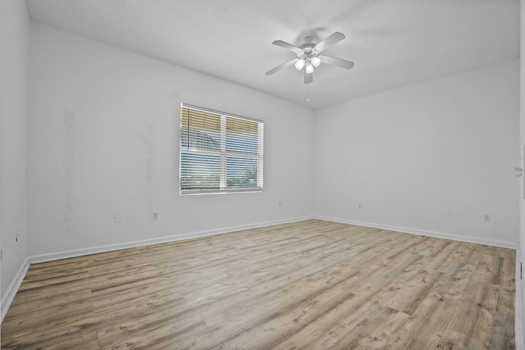 1650 Presidential Way - Photo 9