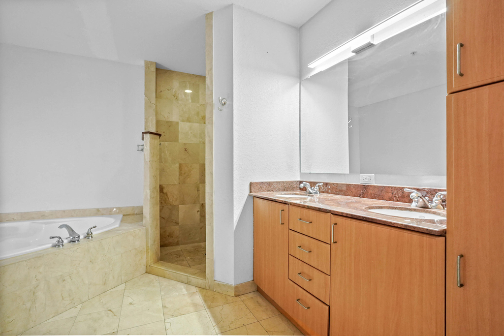 1650 Presidential Way - Photo 11