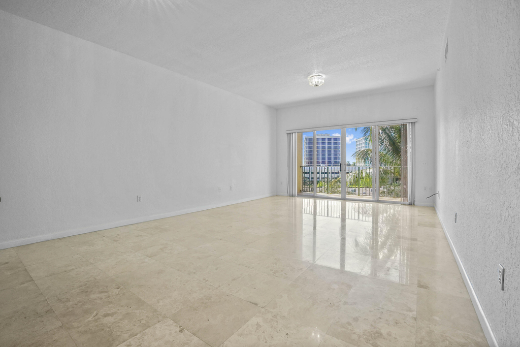 1650 Presidential Way - Photo 6