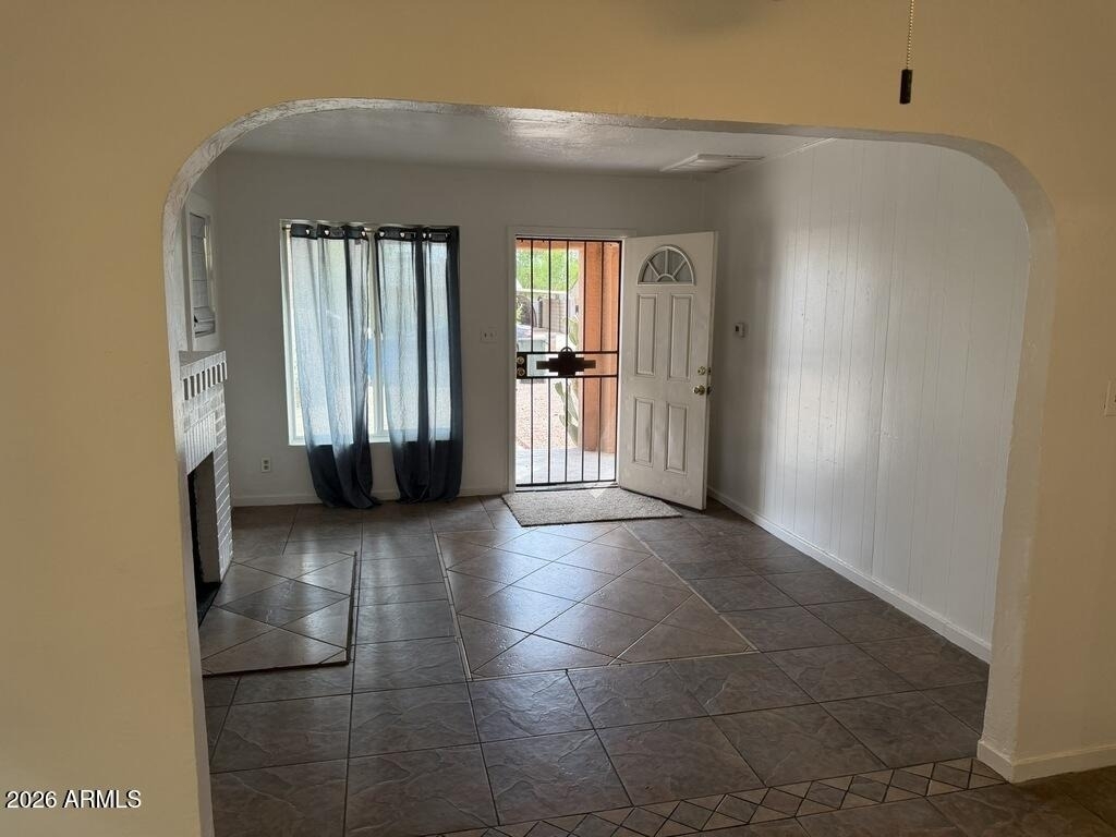 2126 E Harvard Street - Photo 3