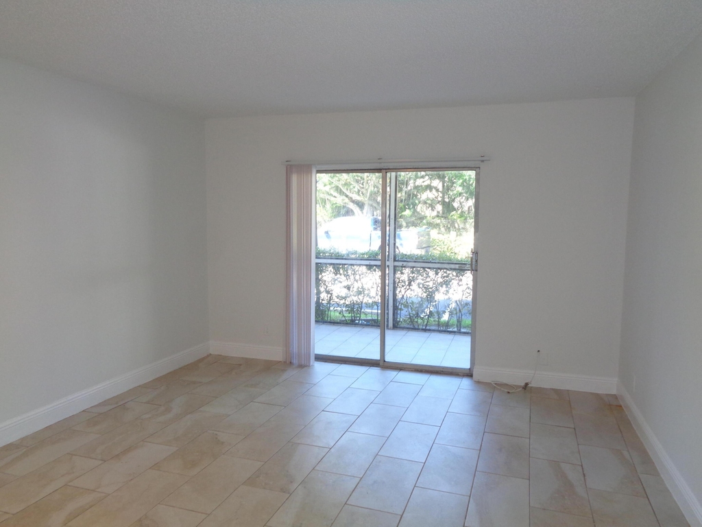 4394 Nw 9th Avenue - Photo 7