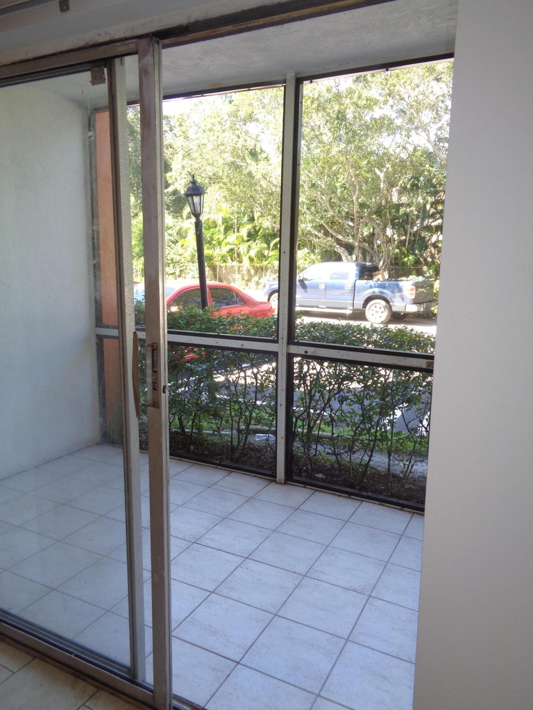 4394 Nw 9th Avenue - Photo 10