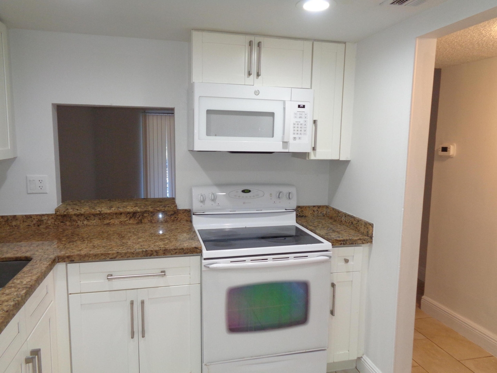 4394 Nw 9th Avenue - Photo 4