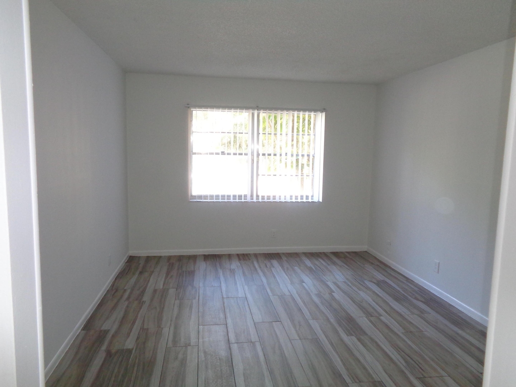4394 Nw 9th Avenue - Photo 11